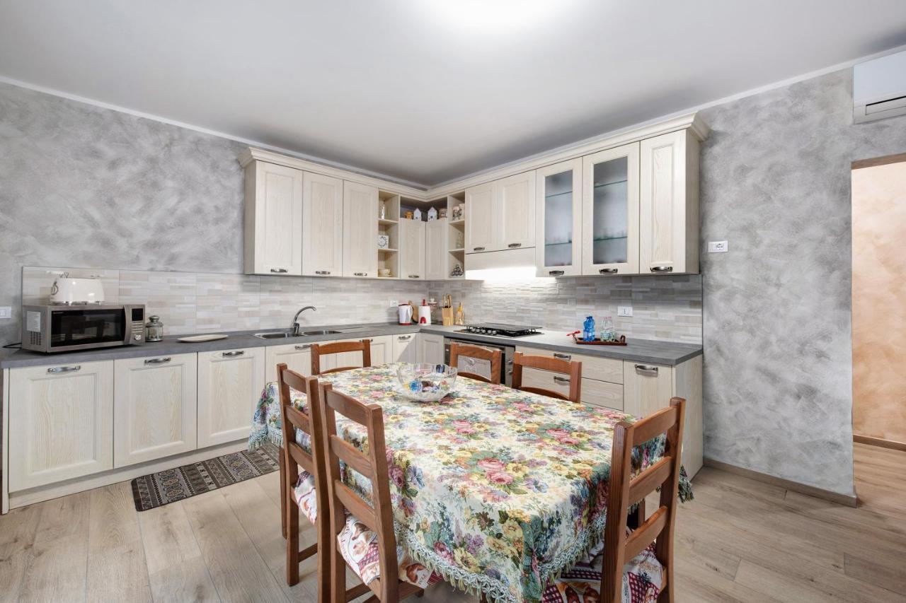 Casa Tovini Lägenhet Pisogne Exteriör bild